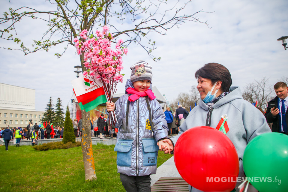 Первого мая в Могилеве вручили социальную премию облисполкома. Фото