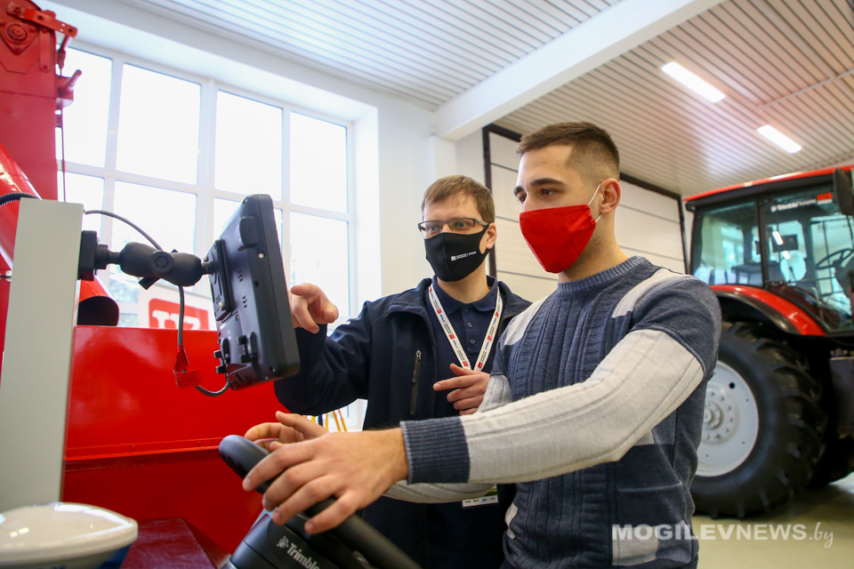 В БГСХА открылся учебно-выставочный центр для подготовки специалистов в области точного земледелия. Фото