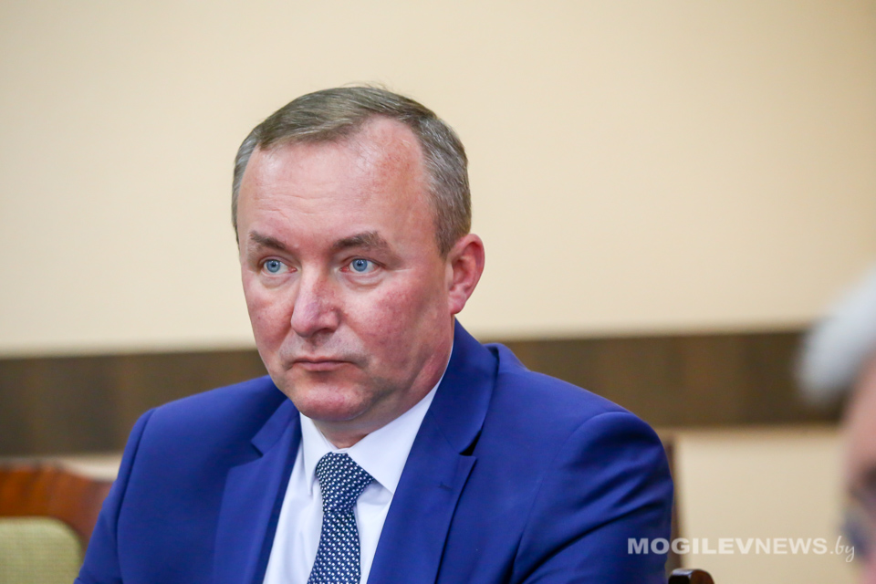 Магазин шаговой доступности, детский сад и ЖКХ - Мартынюк провел прием граждан в Кличеве