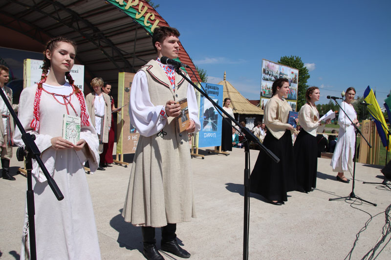 Праздник поэзии и авторской песни «Письменков луг» прошел в Костюковичском районе. Фото