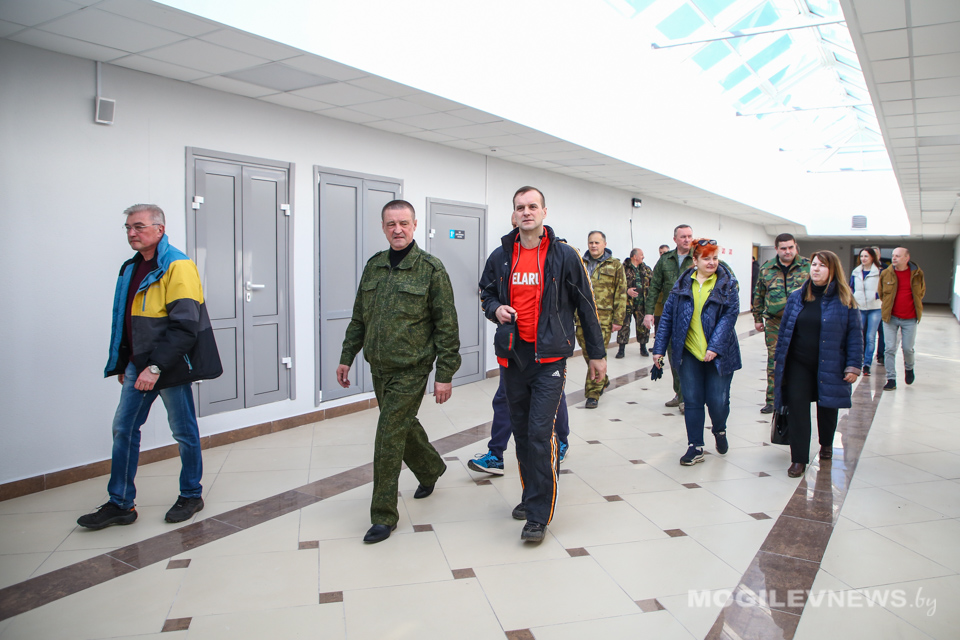 Строящийся ФОК посетил Леонид Заяц  на республиканском субботнике. Фото