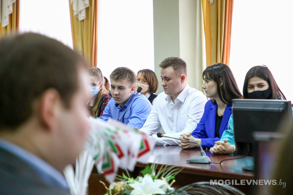 Диалоговая площадка по итогам ВНС прошла с участием молодежи в Могилеве. Фото