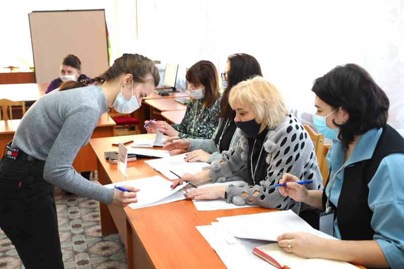 В Климовичском государственном аграрном колледже состоялось распределение выпускников