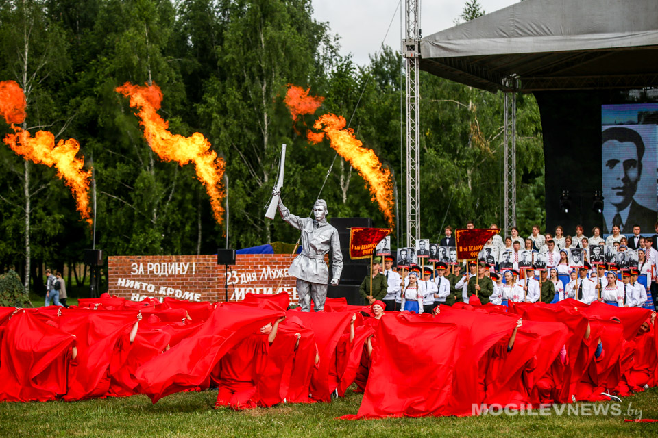 Празднование Дня Независимости открылось в Могилеве масштабным мероприятием на Буйничском поле. Фото