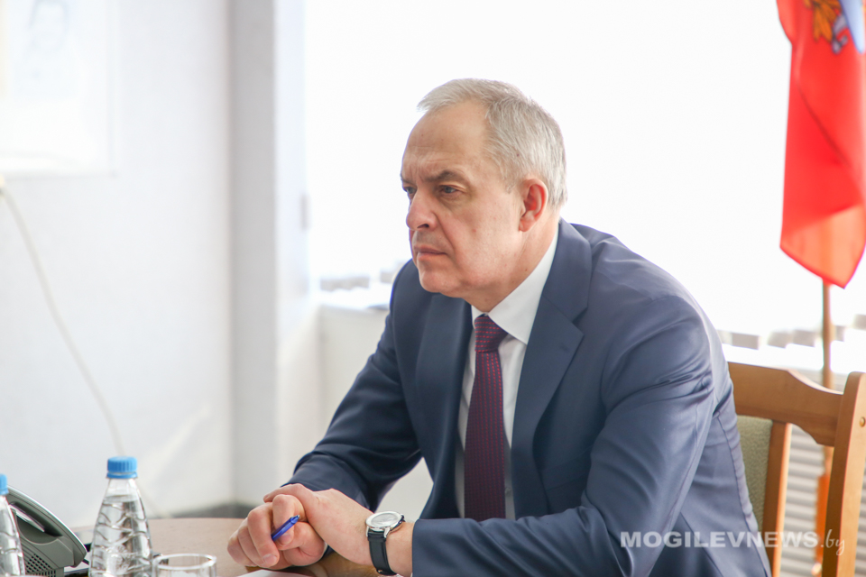 Игорь Сергеенко провел прием граждан в Осиповичах. Фото