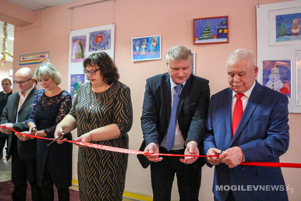 Музейную экспозицию памяти Л.Л. Иванова открыли в Буйничах. Фото