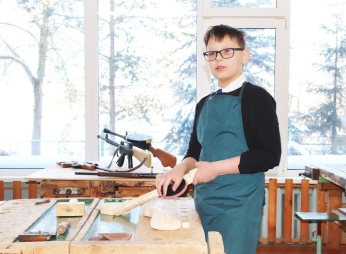 У школьника Стаса Гаврикова из Костюковичей есть свой оружейный арсенал
