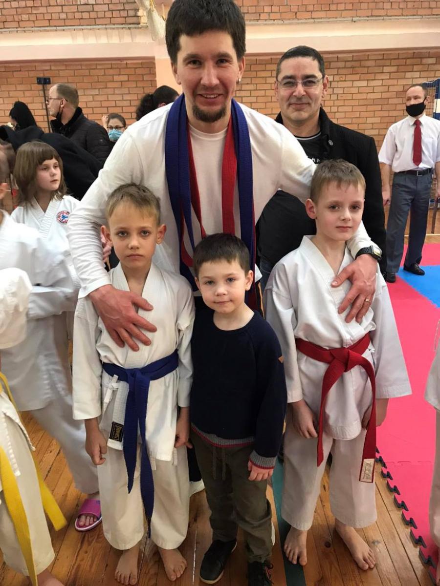 Воспитанники бобруйской секции «Каратэ-До» привезли из Минска медали. Фото
