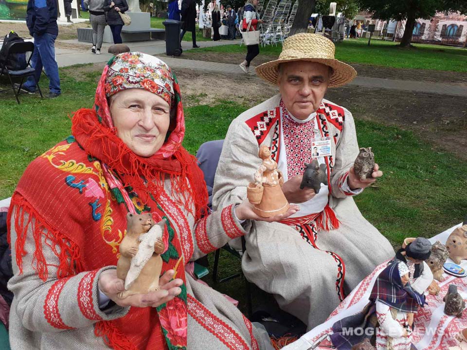 День белорусской письменности: мастера народного творчества демонстрируют свои работы. Фото