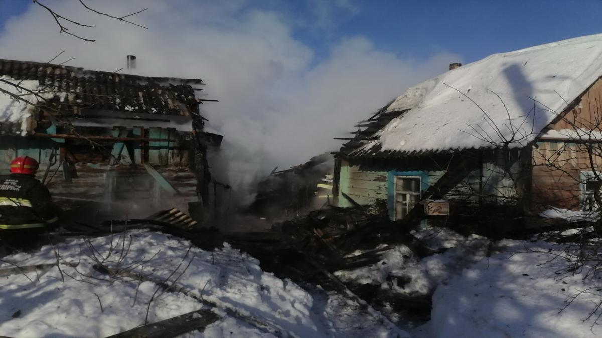 Выпавшие из печи угли стали причиной пожара в Кричеве