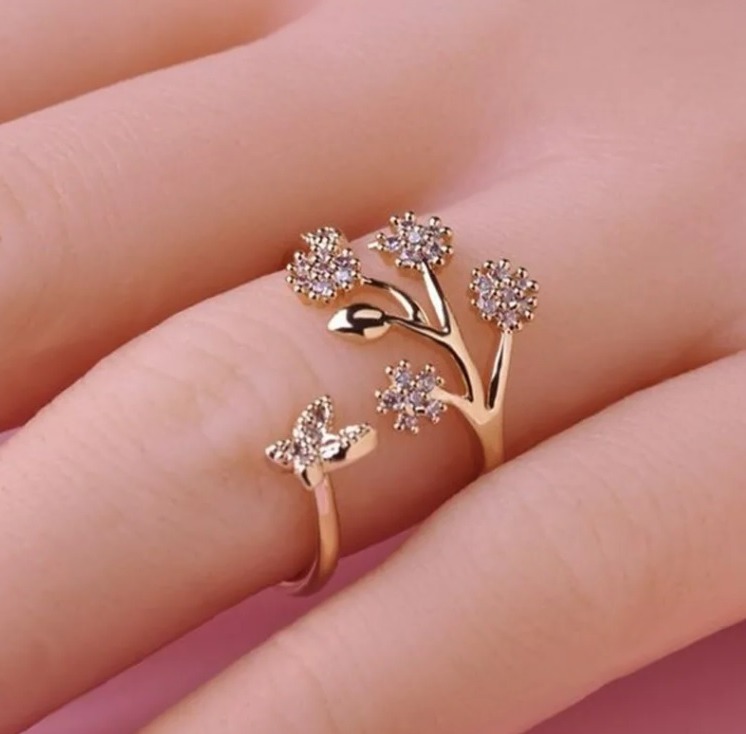 Юрлицам и ИП предоставлено право на интернет-торговлю ювелирными изделиями с 12 апреля по 31 августа 2021 года