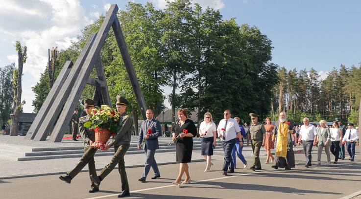 В день 79-й годовщины трагедии д.Борки у мемориального комплекса прошел митинг-реквием