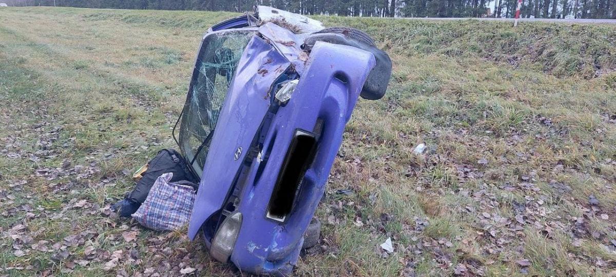 В Шкловском районе произошло ДТП. Автомобиль опрокинулся. Водитель госпитализирован