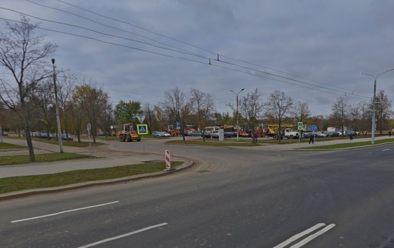 Ограничат стоянку автотранспорта на парковке в районе парка аттракционов в Могилеве 1 мая