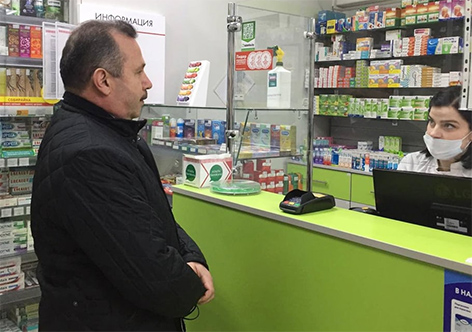 Социальная поддержка и мониторинг цен стали ключевыми темами во время визита Виктора Ананича в Быхов