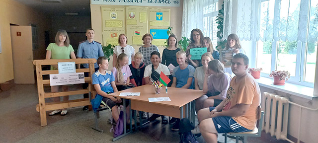 В Климовичском районе в летних оздоровительных лагерях проводится межведомственная акция «Инфобус — Жизнь без наркотиков!»