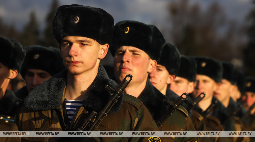 Александр Лукашенко: белорусской армии надо развиваться с учетом современного опыта ведения военных действий