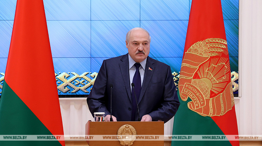 Лукашенко: экономику Беларуси будут испытывать санкциями, но мы можем их преодолеть