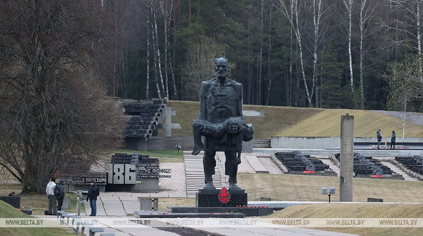 "Начинать надо немедленно". Александр Лукашенко поручил построить новый музей в "Хатыни" к 80-летию трагедии