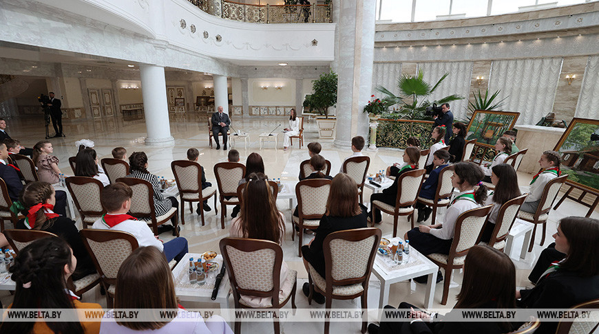 Александр Лукашенко - пионерам: в ваших руках будущее страны, и вы должны ее сохранить