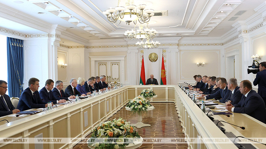 Александр Лукашенко: потеря зерна на полях будет расцениваться по меньшей мере как экономическая диверсия