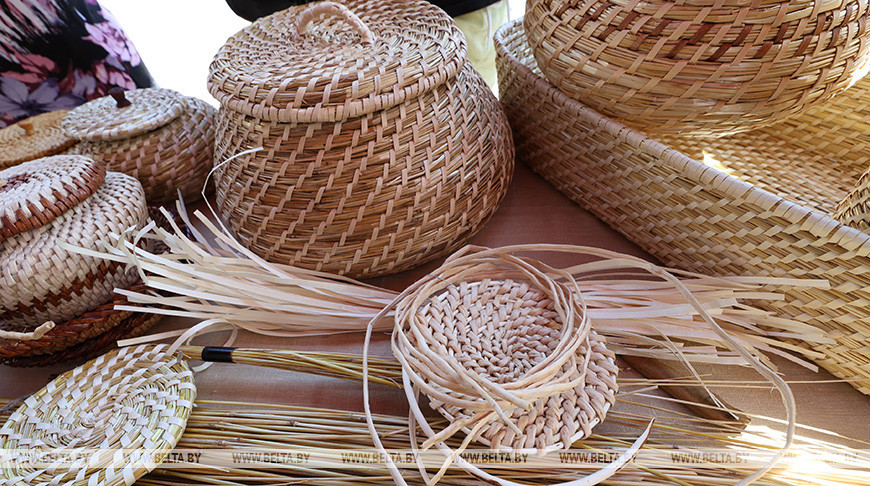 "Нельзя потерять эту школу". Лукашенко потребовал модернизировать организации "Белхудожпромыслов"