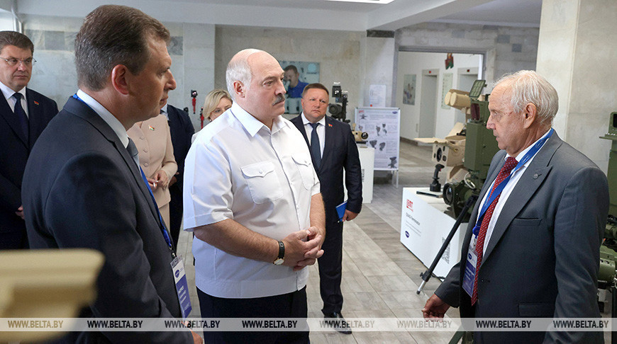 "Россия вся в очереди стоит". Лукашенко на БелОМО рассказали о перспективном проекте