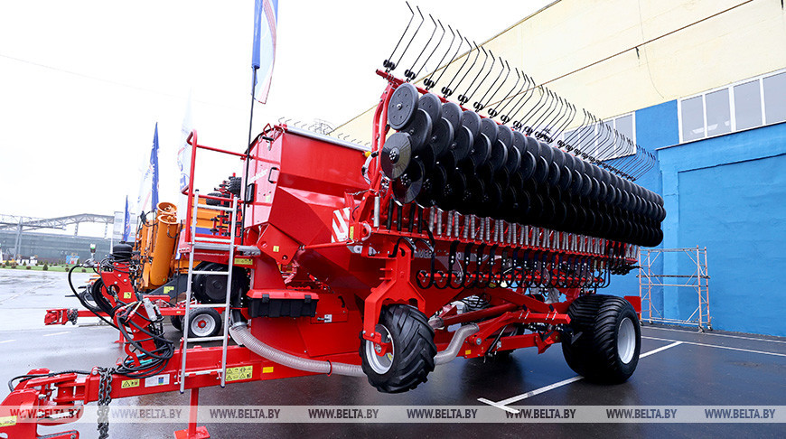 Лукашенко о выпуске мелиоративной техники: это денежное, экономически выгодное направление