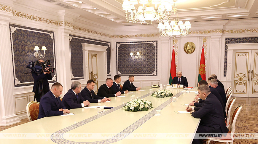 "Пока не рубанет Президент…" Лукашенко потребовал от чиновников исключить волокиту и бюрократизм