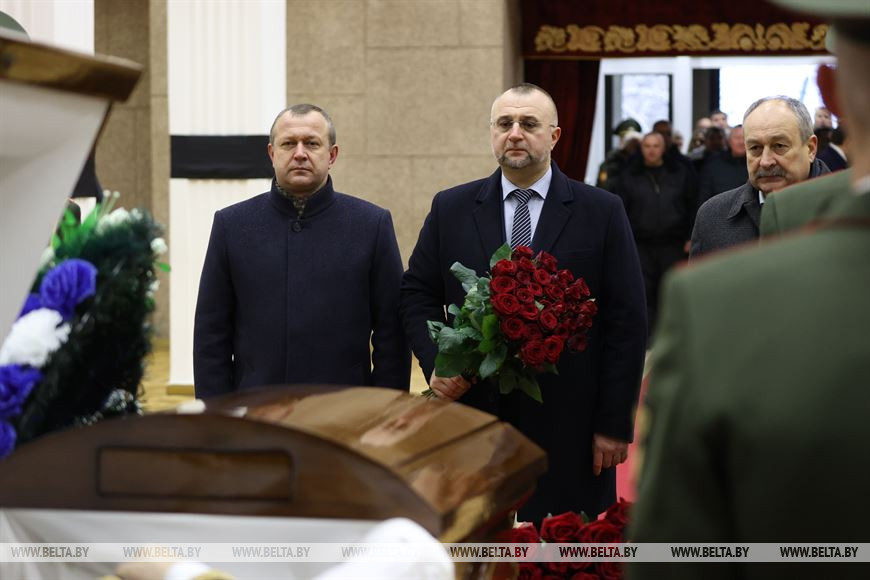 Церемония прощания с министром иностранных дел Беларуси Владимиром Макеем проходит в столичном Доме офицеров