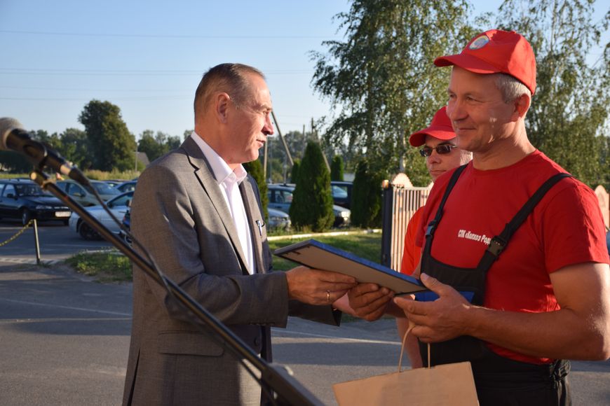 Хлеборобы СПК "Колхоз "Родина" первыми в Могилевской области намолотили 4 тыс. т