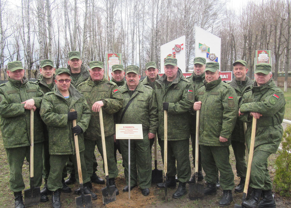 Военнослужащие войсковой части 72471 приняли участие в республиканском субботнике