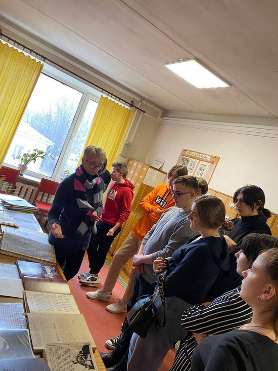 Активисты БРСМ историко-филологического факультета МГУ Кулешова  посетили государственный архив общественных объединений области