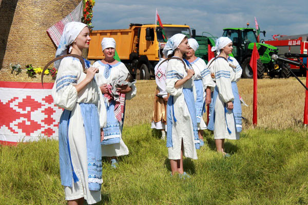 Районный праздник «Зажинки" прошел в Бобруйском районе