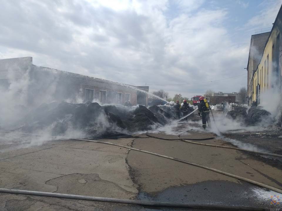 Отходы резинотехнических изделий горели на  ООО "Донотон" в Могилеве