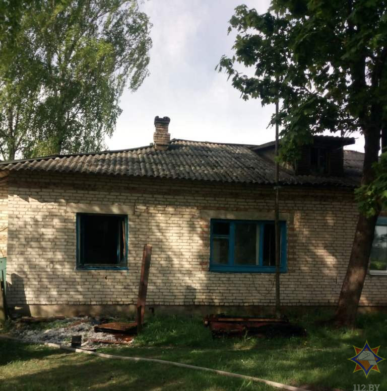 Работники МЧС спасли мужчину на пожаре в Глусском районе