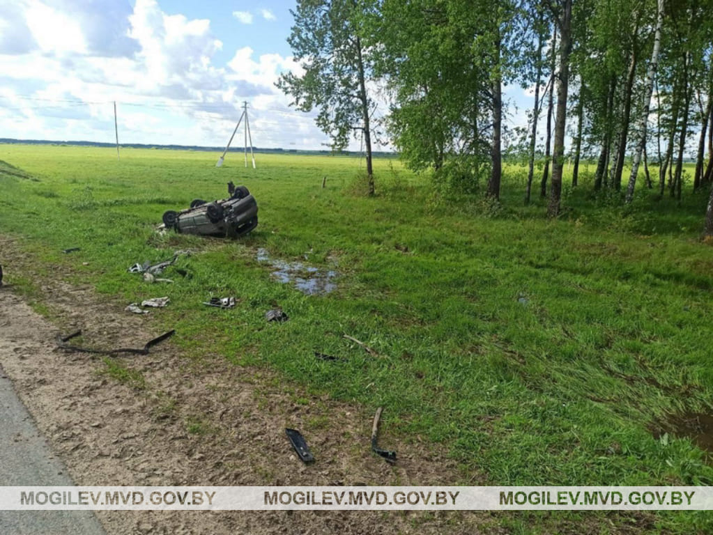 Renault опрокинулся в Горецком районе