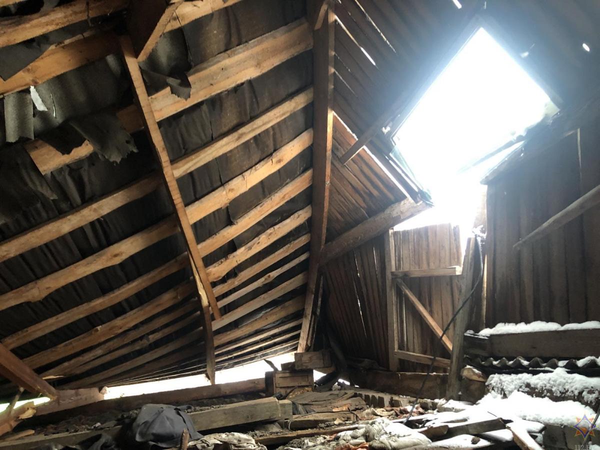 В Могилевском районе обрушилась кровля дома и повредила газовую трубу