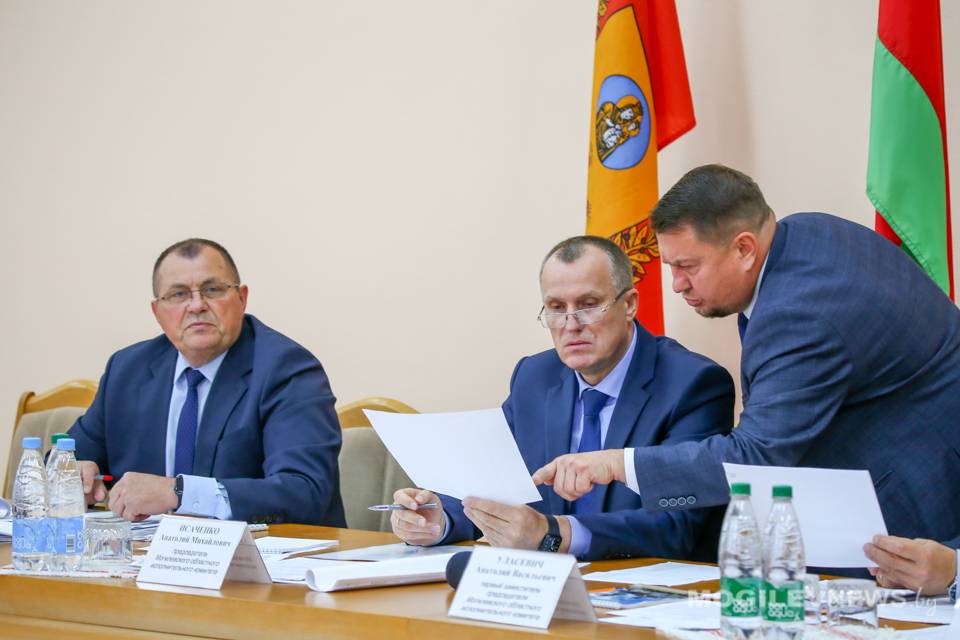 Развитие мелиорации земель сельскохозяйственного назначения обсудил Анатолий Исаченко в Белыничах. Фото