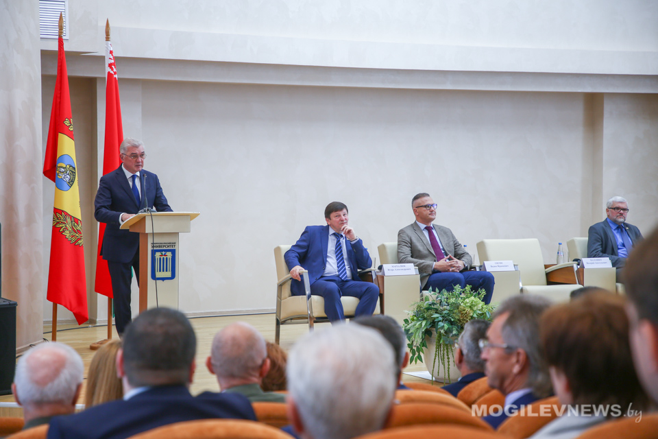 Республиканская диалоговая площадка «Беларусь адзіная» прошла в БРУ. Фото