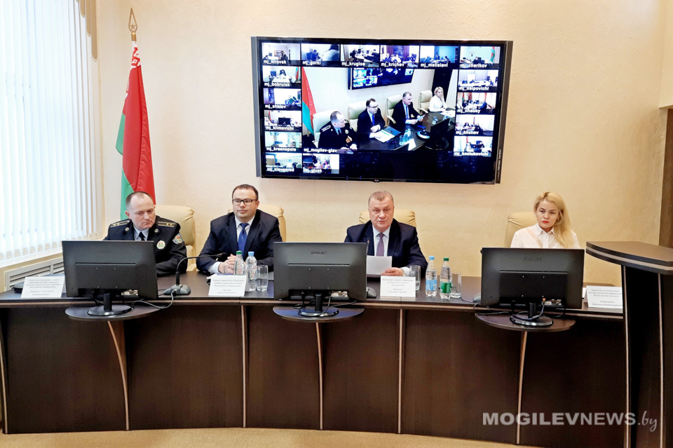 Обсуждение проекта изменений и дополнений Конституции Республики Беларусь состоялось сегодня с работниками территориальных органов принудительного исполнения Могилевской области