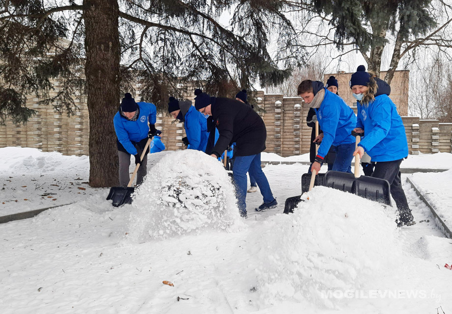 В Могилевской области дан старт нового сезона патриотического трудового проекта БРСМ «Зимний маршрут». Фото