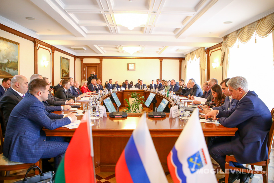 Делегация Могилевской области встретилась с руководством Ленинградской области. Фото