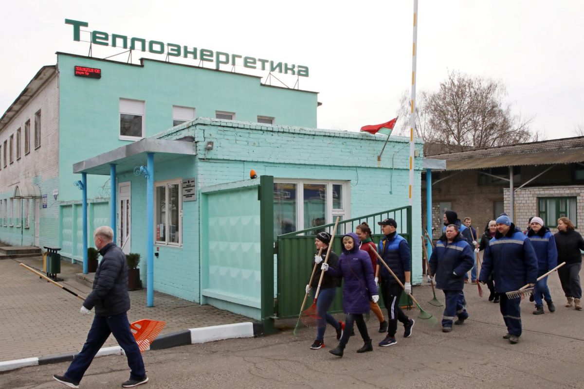 Районный субботник прошел в Бобруйске. Фото