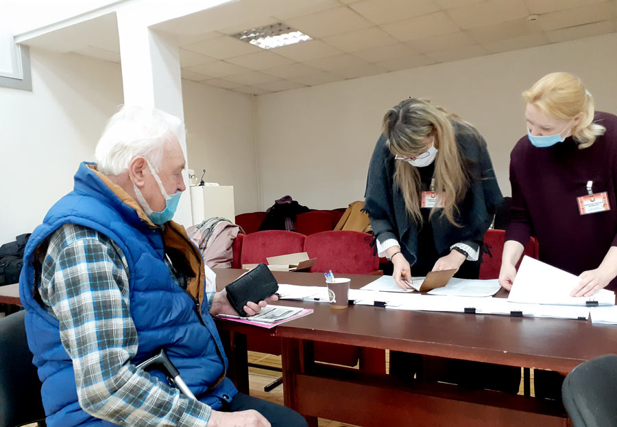 На  участок для голосования № 39  в Могилеве  активно приходят люди