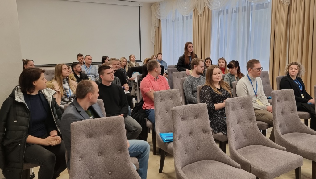Молодежный профактив Могилевщины принимает участие в обучающих курсах в Логойске