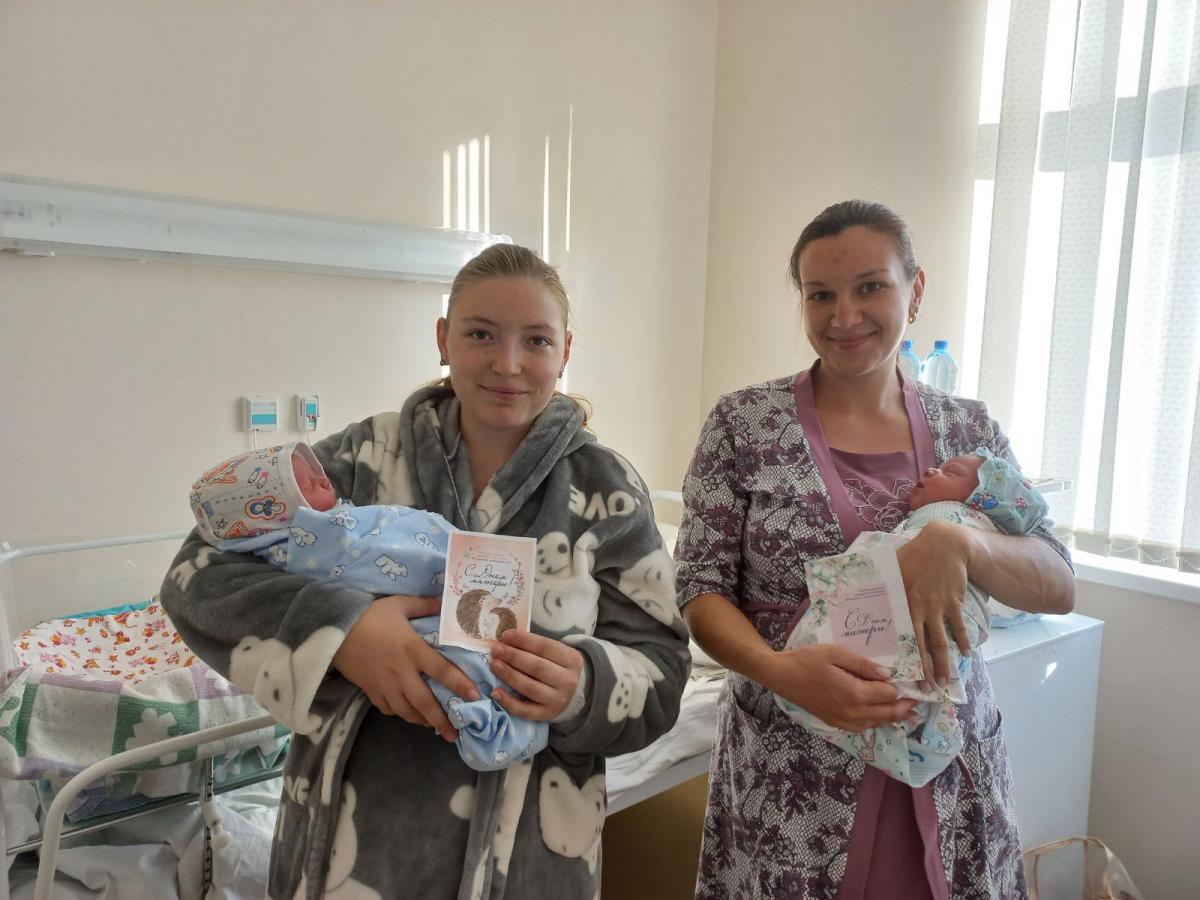 В роддоме горбольницы СМП прошла профсоюзная акция «Поздравим маму вместе»