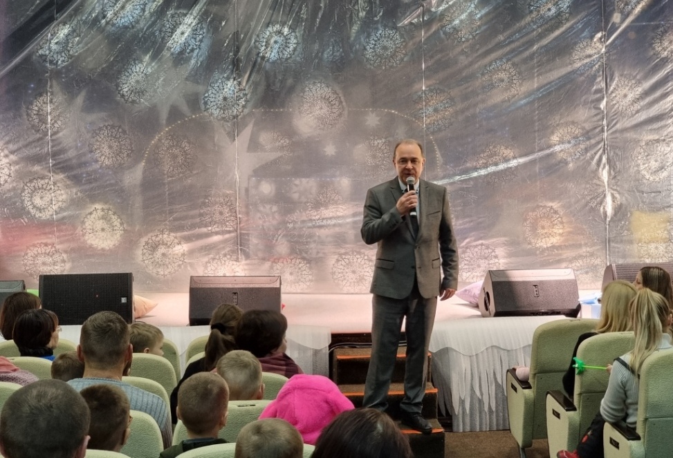 300 детей собрала областная елка профсоюза работников здравоохранения в Могилеве