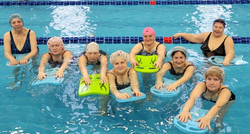 Предновогодний подарок для активных пенсионеров Октябрьского района Могилева сделал ФОК «H2O»