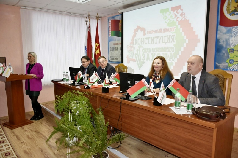 Открытый диалог «Конституция. Сила Основного Закона» прошел в Кличевском государственном аграрно-техническом колледже